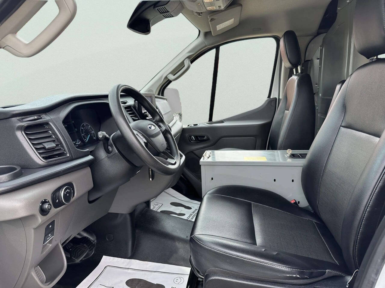 Used 2022 Ford Transit 150 Low Roof AWD image 9