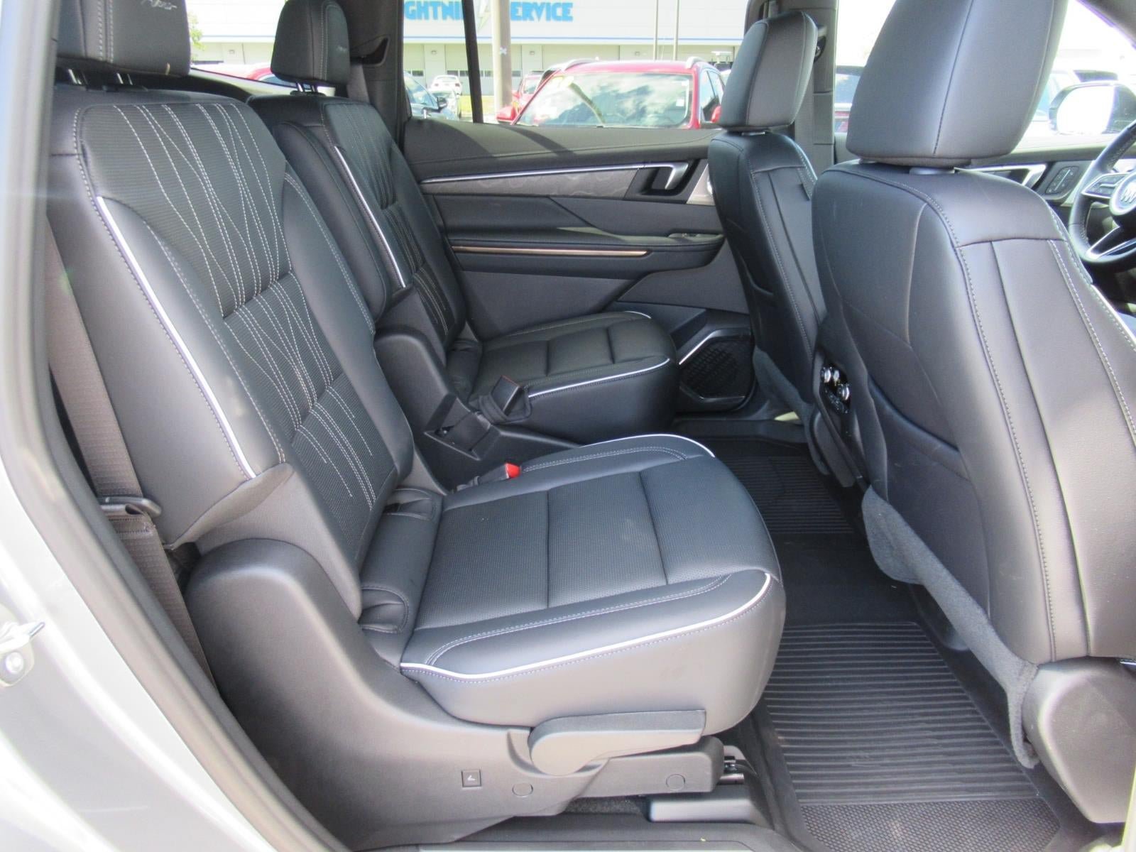 Used 2026 Buick Enclave Avenir w/ Super Cruise Package AWD/4WD image 37