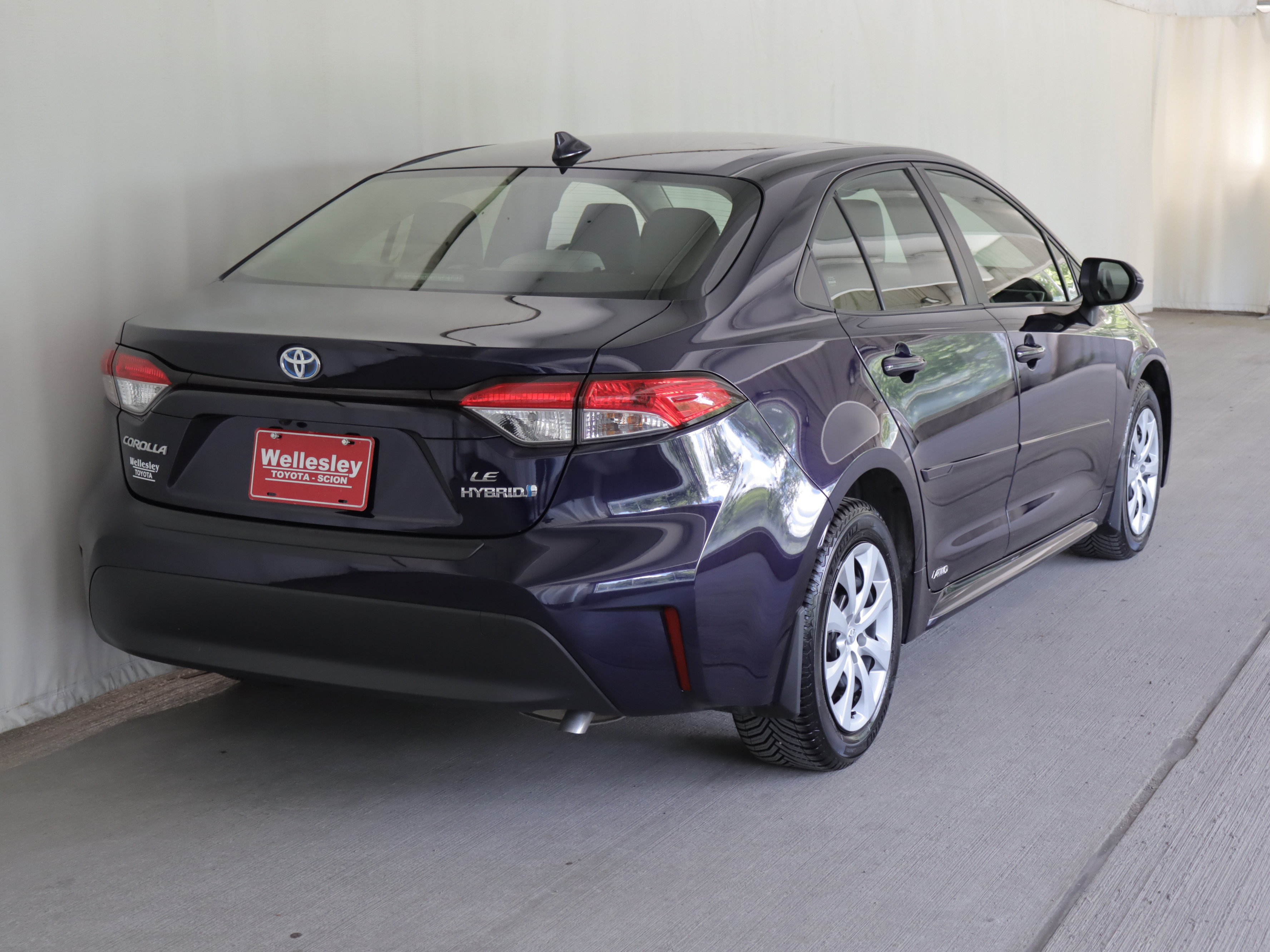 Used 2024 Toyota Corolla LE AWD/4WD image 6