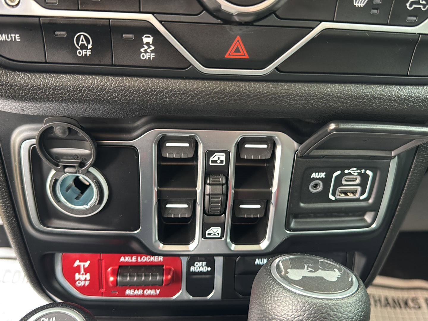 Used 2025 Jeep Wrangler Willys image 16