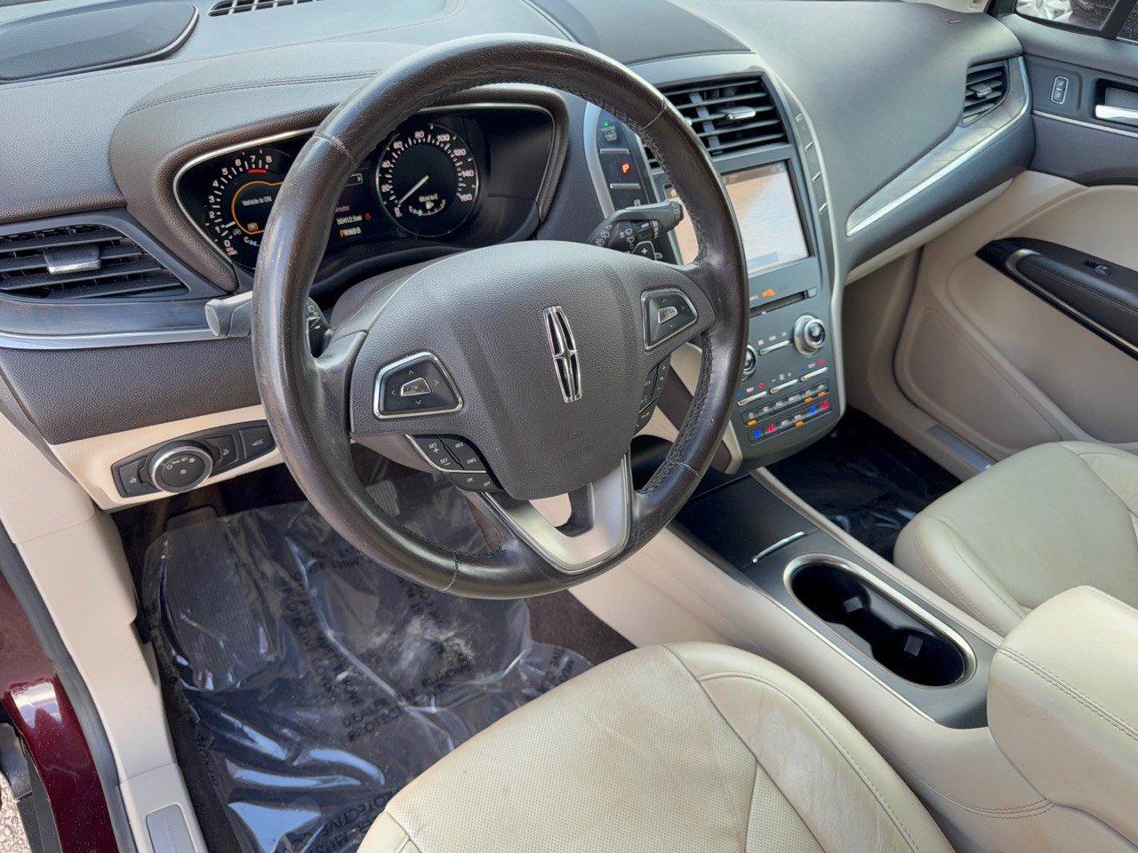Used 2017 Lincoln MKC Reserve FWD image 4