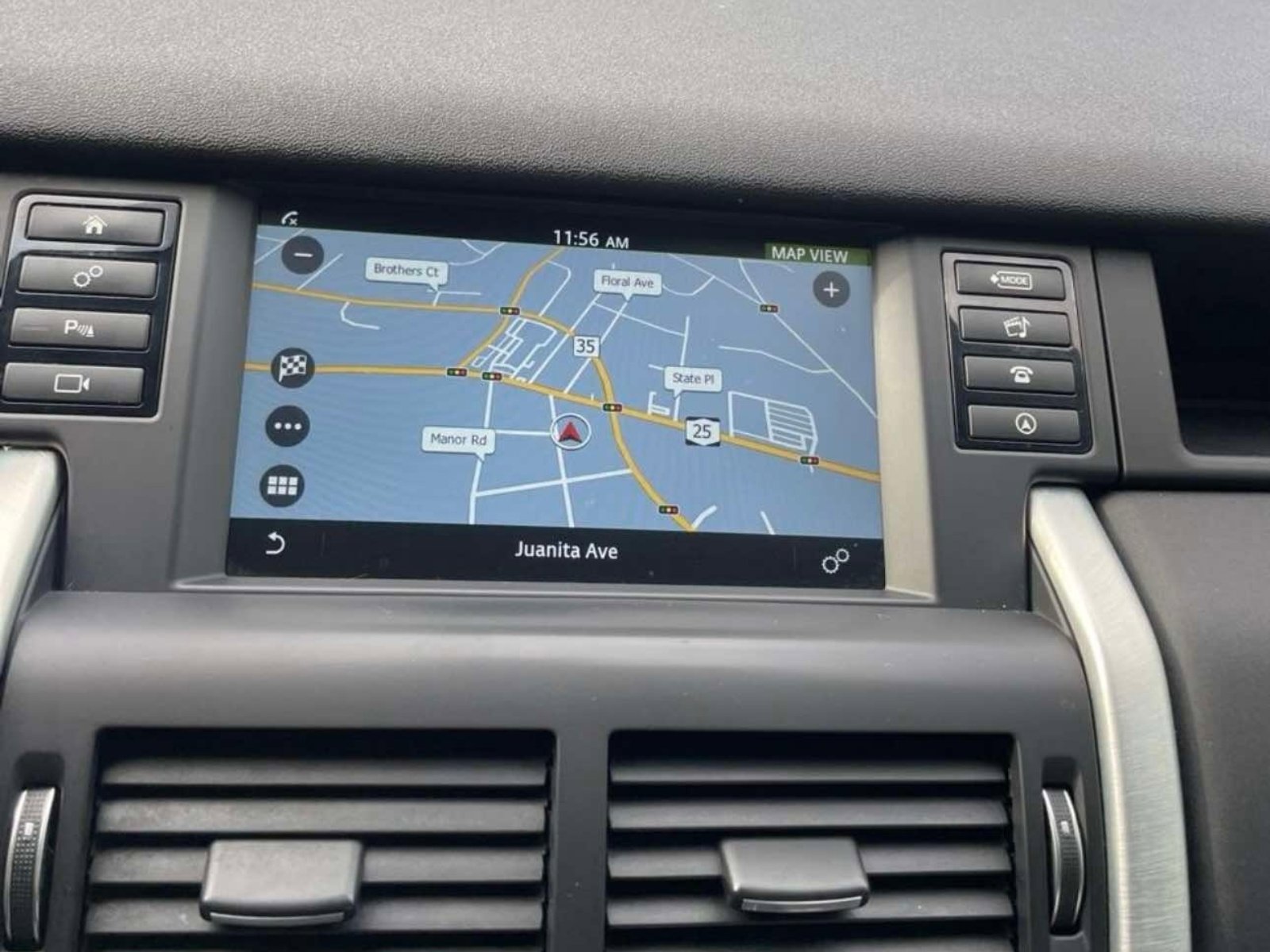 Used 2018 Land Rover Discovery Sport SE image 7