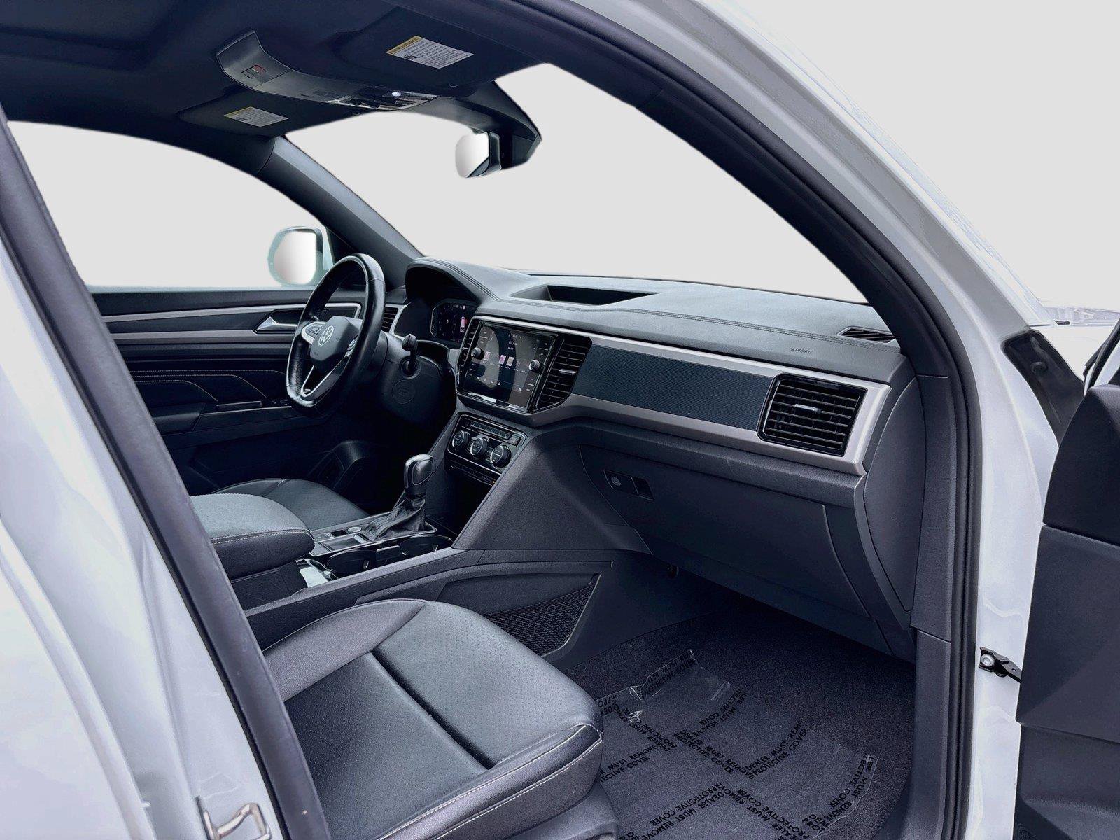 Used 2020 Volkswagen Atlas Cross Sport SEL FWD image 27
