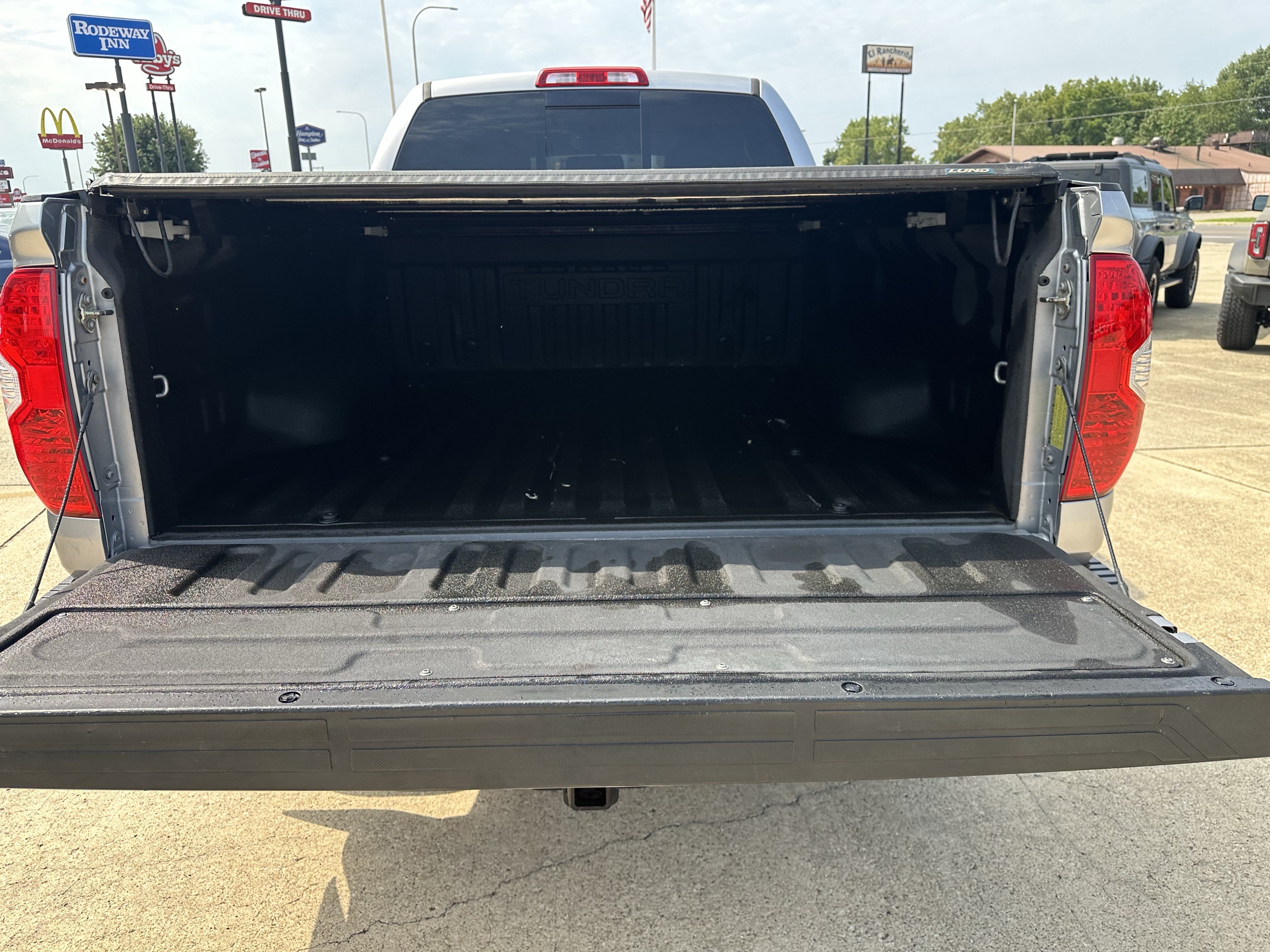 Used 2016 Toyota Tundra SR5 w/ TRD Off Road Package AWD/4WD image 7