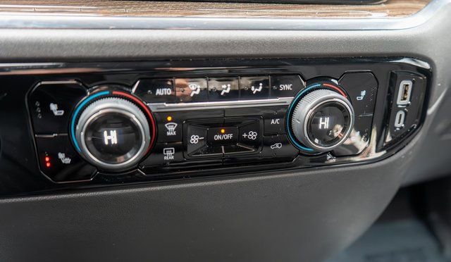 Used 2024 Chevrolet Silverado 1500 LT AWD/4WD image 29