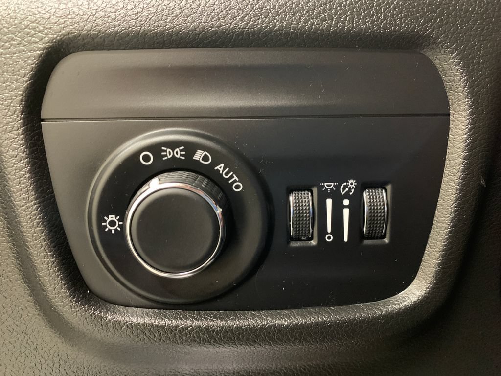 Used 2023 Jeep Grand Cherokee L Laredo AWD/4WD image 14