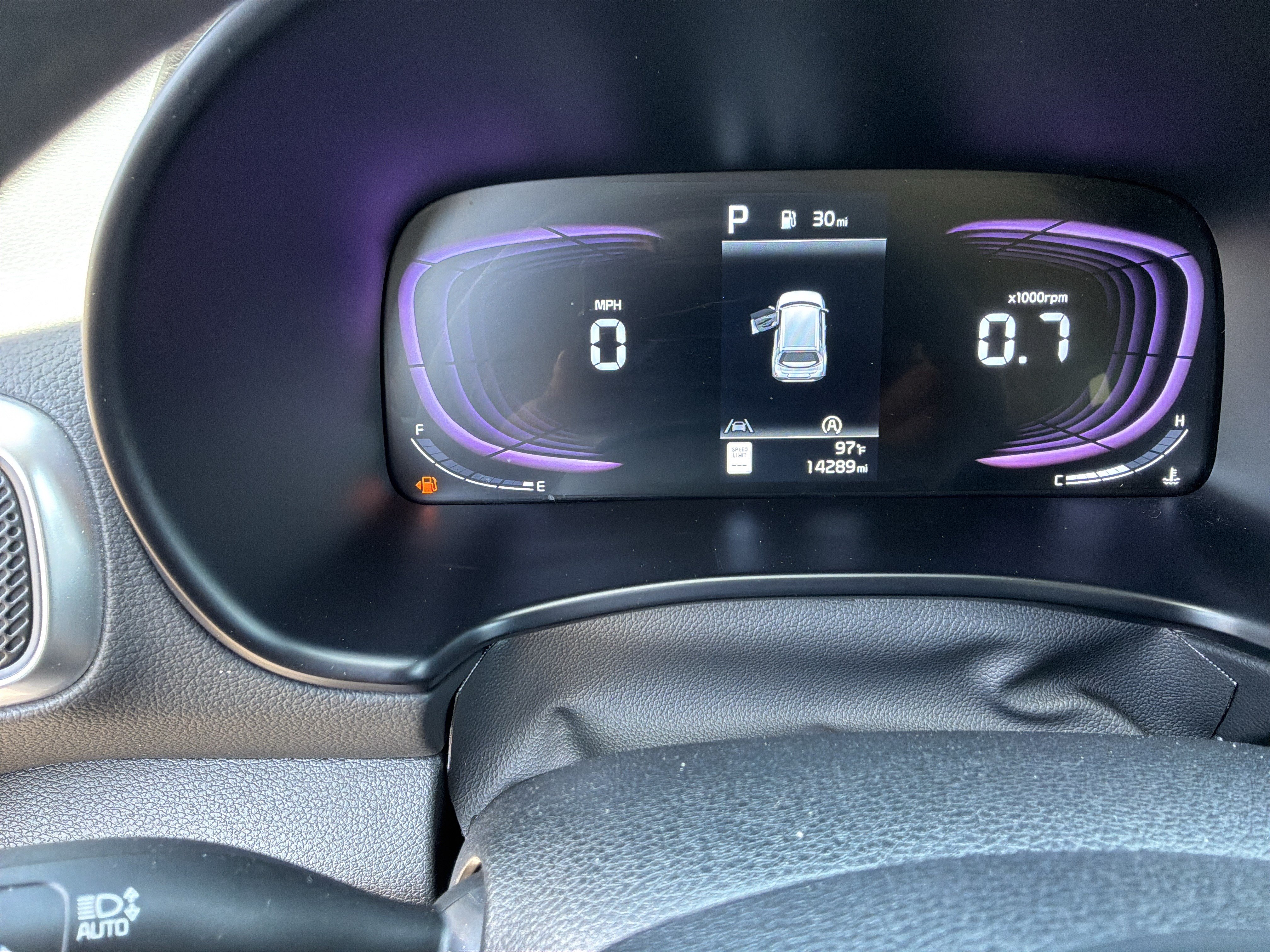 Used 2025 Kia Soul LX w/ LX Technology Package FWD image 22