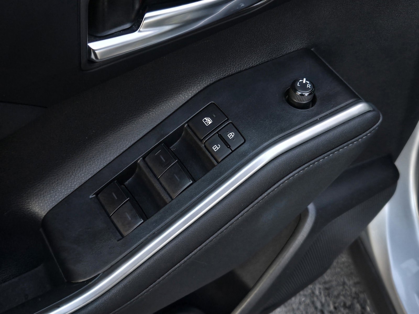 Certified 2024 Toyota Highlander XLE image 9