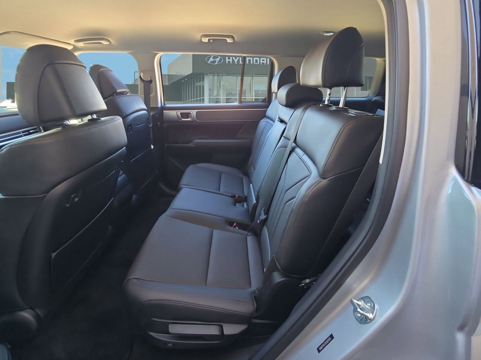 Used 2025 Hyundai Santa Fe SEL image 10