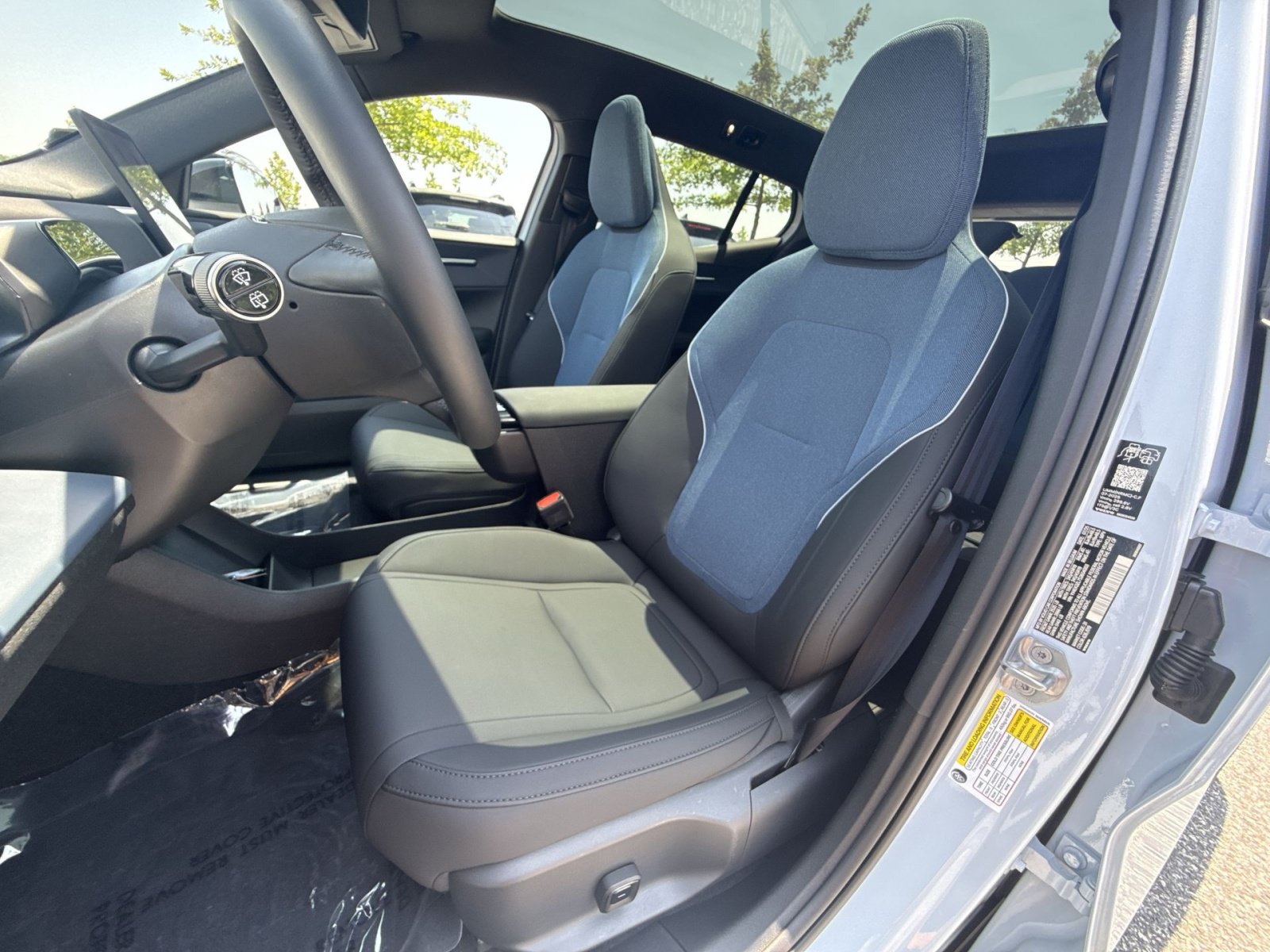 New 2025 Volvo EX30 Ultra w/ Protection Package Premier AWD/4WD image 21