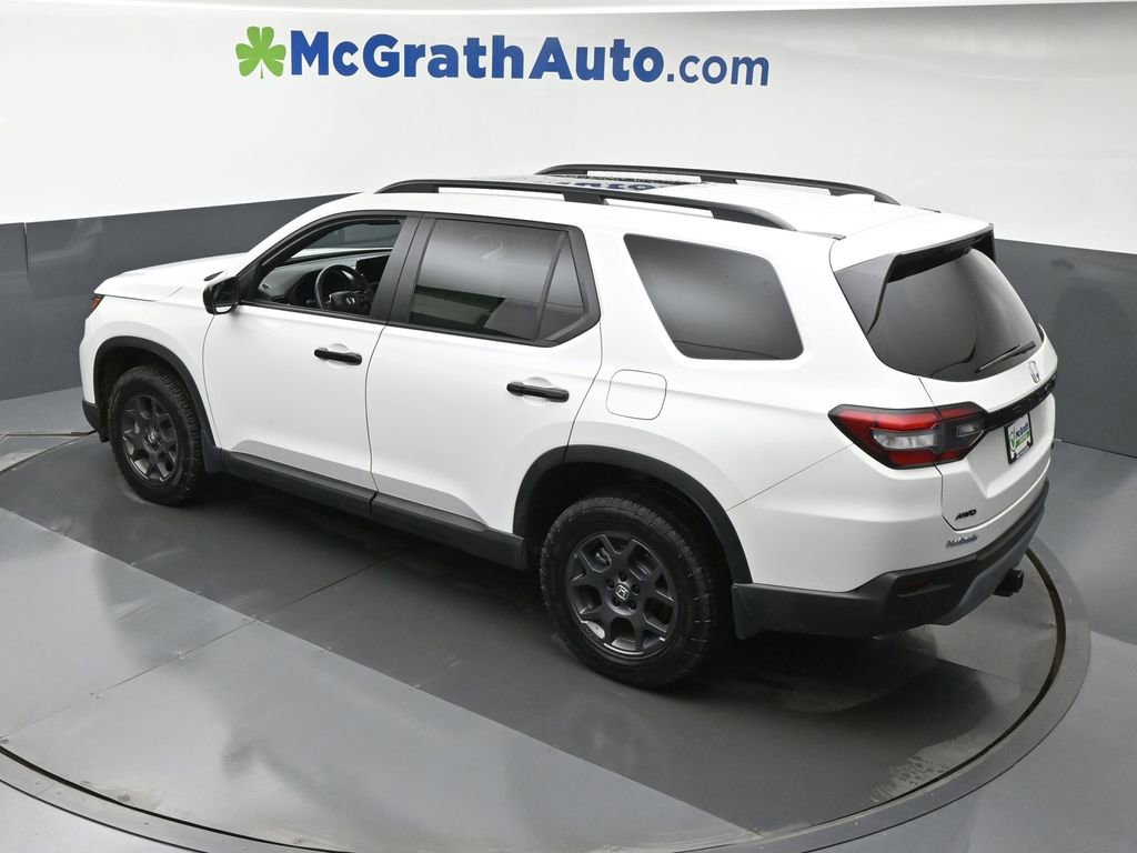 Used 2025 Honda Pilot TrailSport image 25