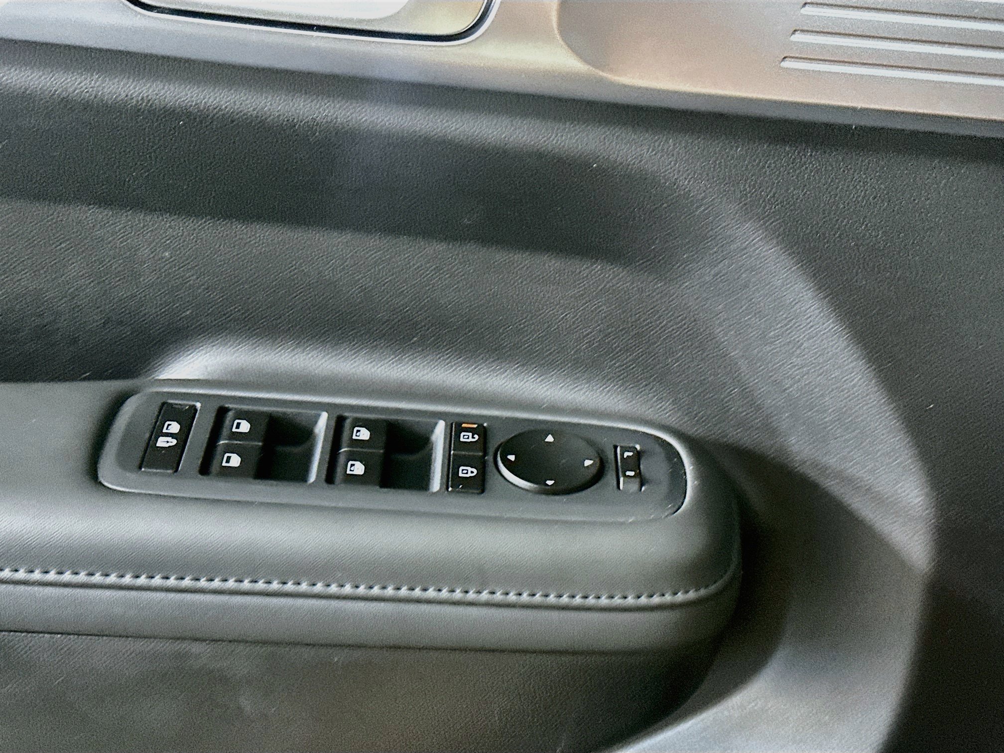 Used 2026 Hyundai Santa Fe SEL FWD image 15
