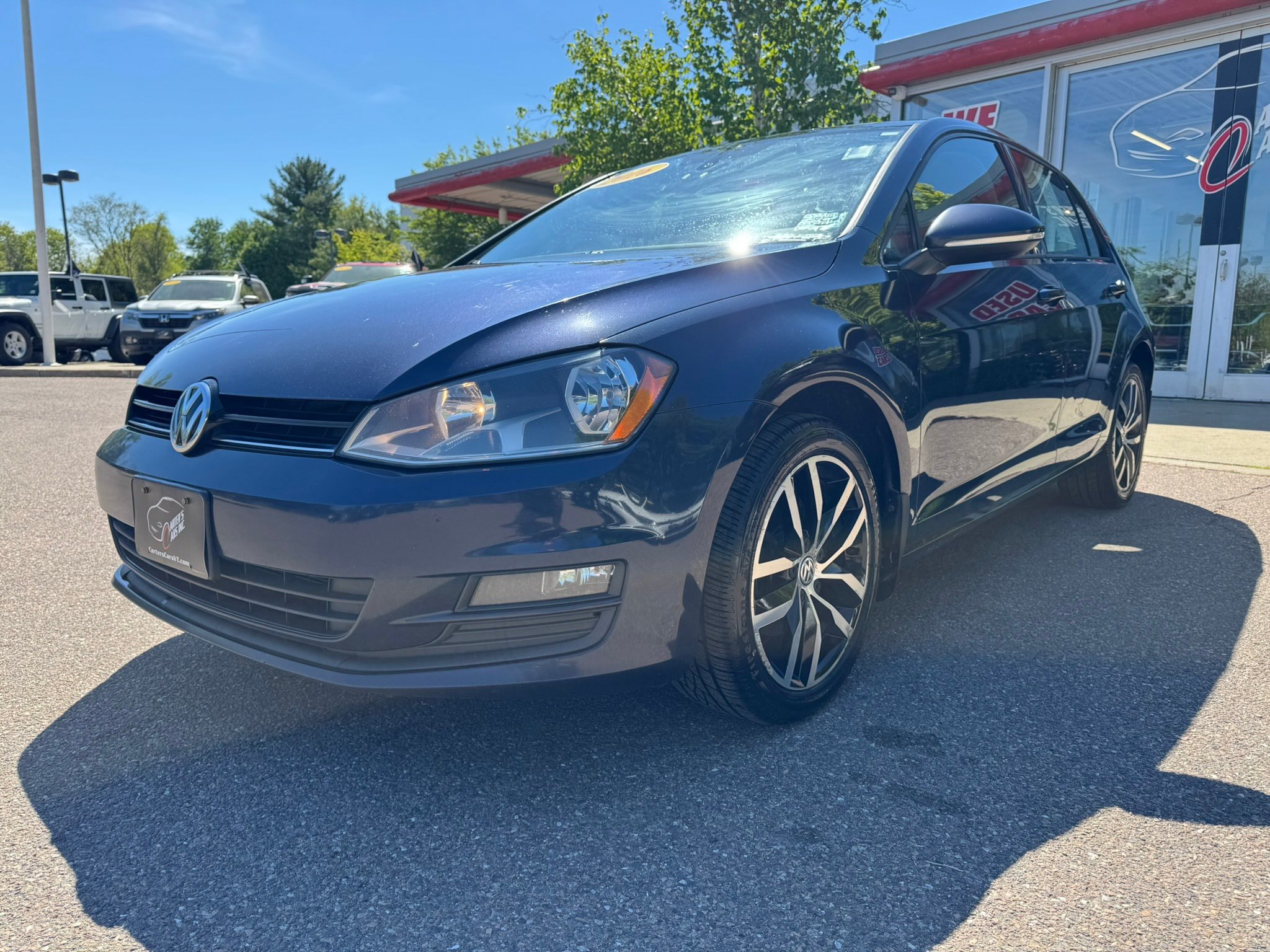 Used 2016 Volkswagen Golf SE FWD image 1