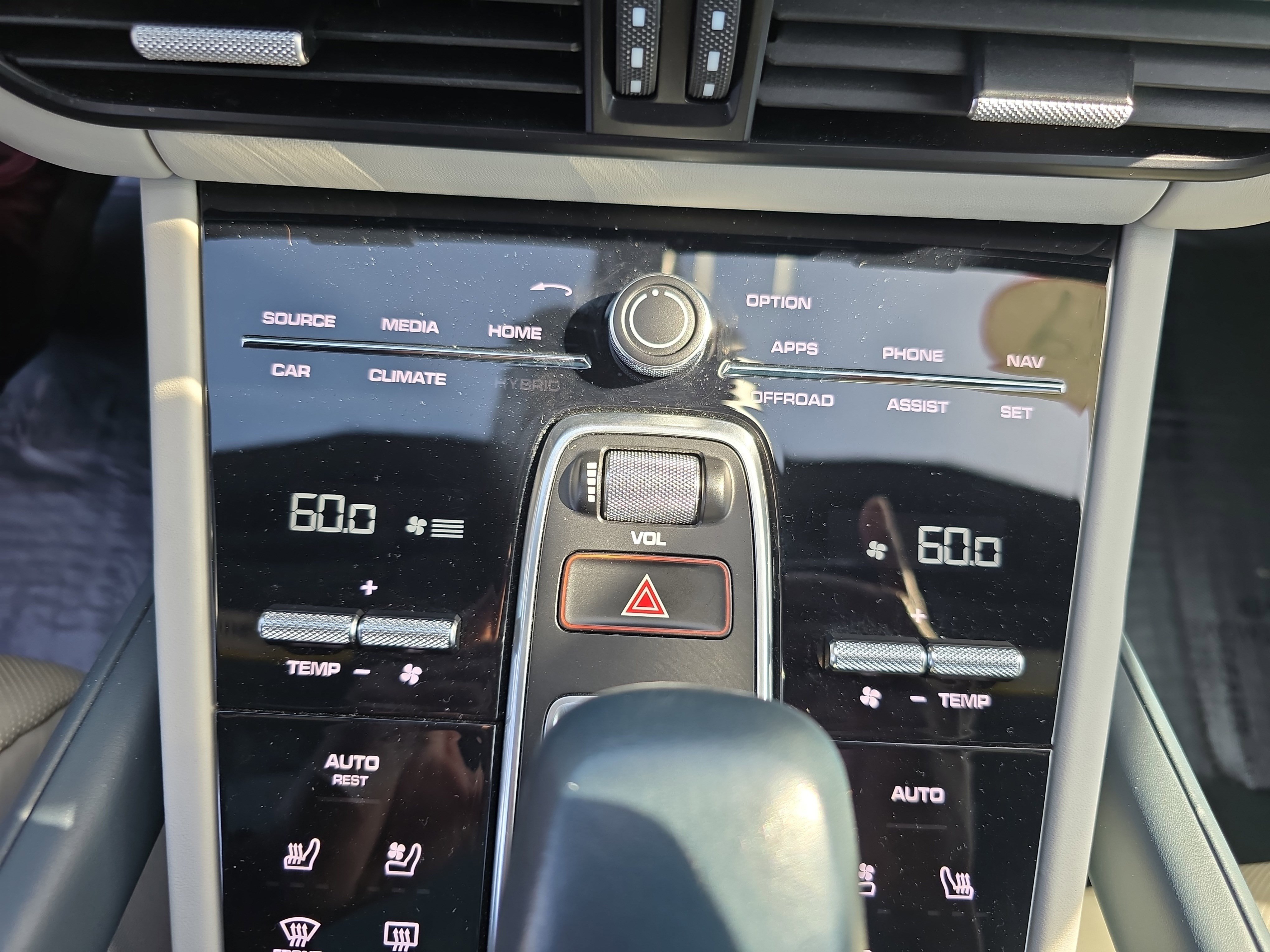 Used 2022 Porsche Cayenne S image 20