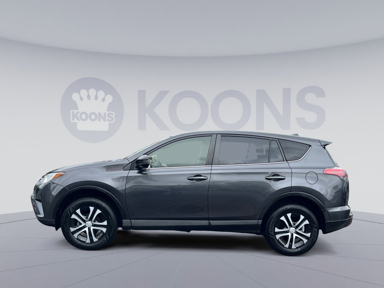 Used 2018 Toyota RAV4 LE w/ Carpet Mat Package FWD image 7