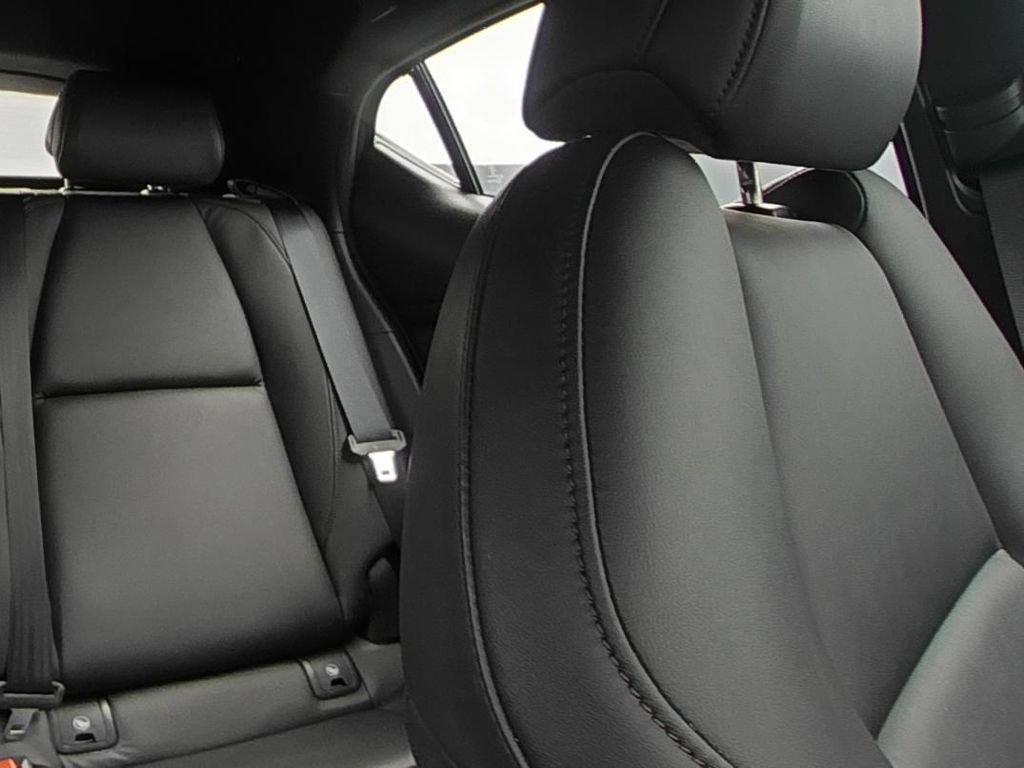 Used 2024 MAZDA MAZDA3 s FWD image 11