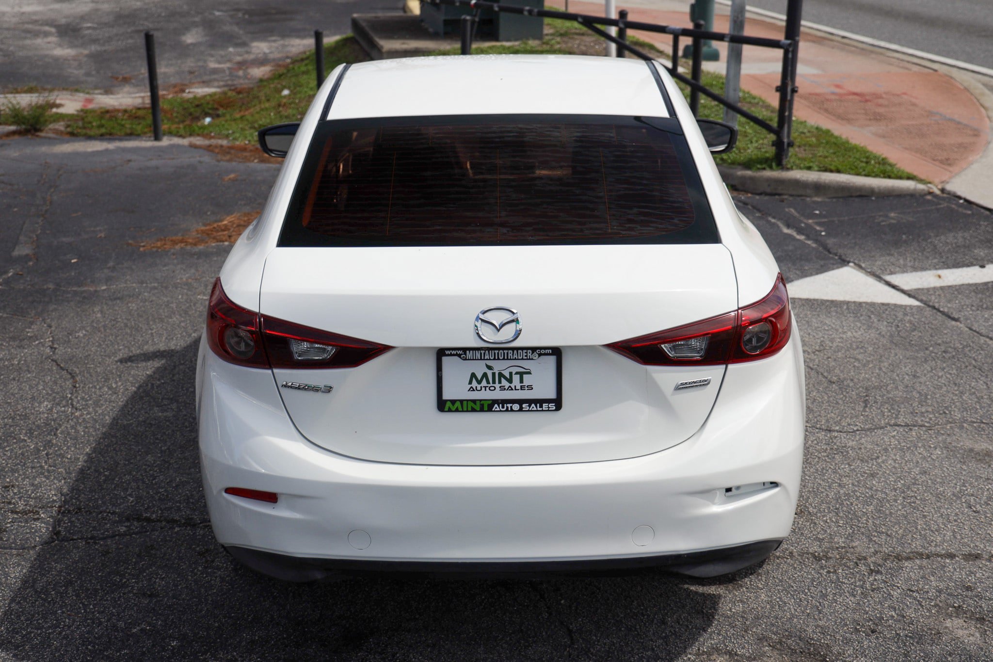 Used 2017 MAZDA MAZDA3 Sport w/ Preferred Equipment Package FWD image 12
