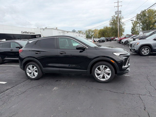 Used 2024 Buick Encore GX Preferred w/ Comfort Package FWD image 3