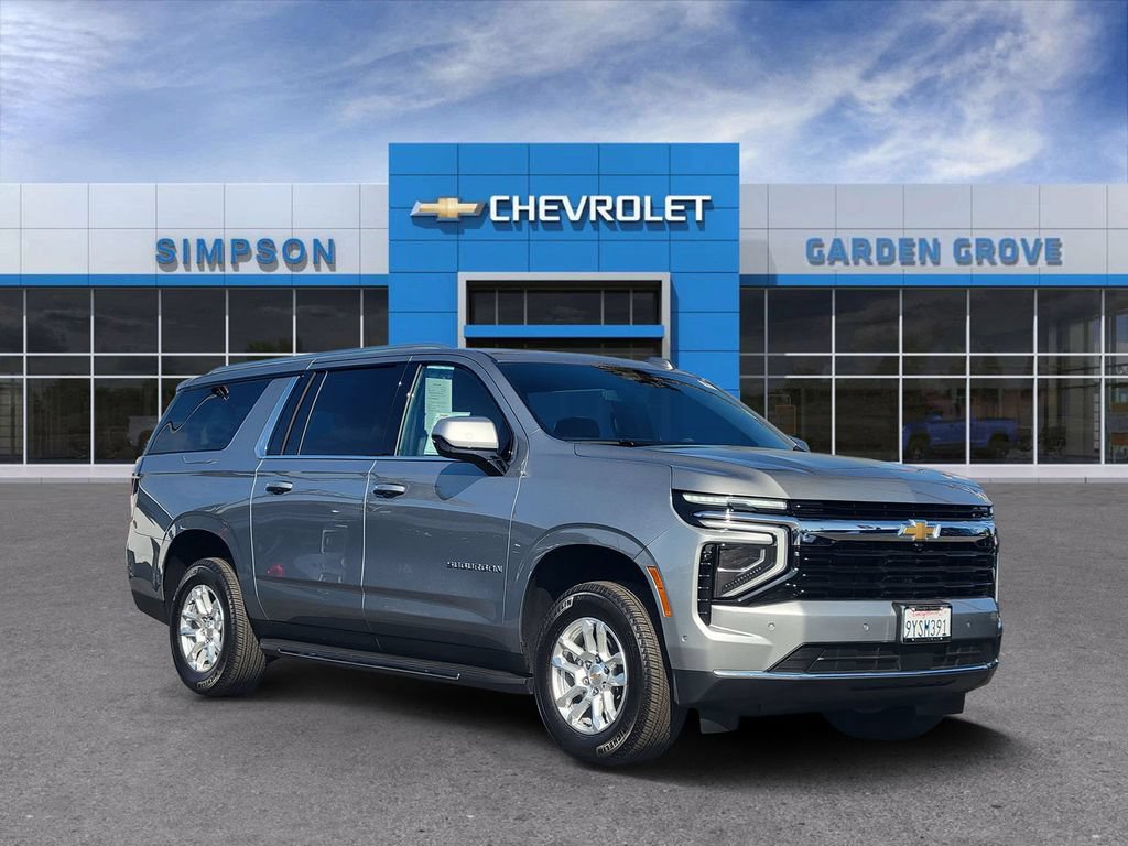 Used 2026 Chevrolet Suburban LS RWD image 1
