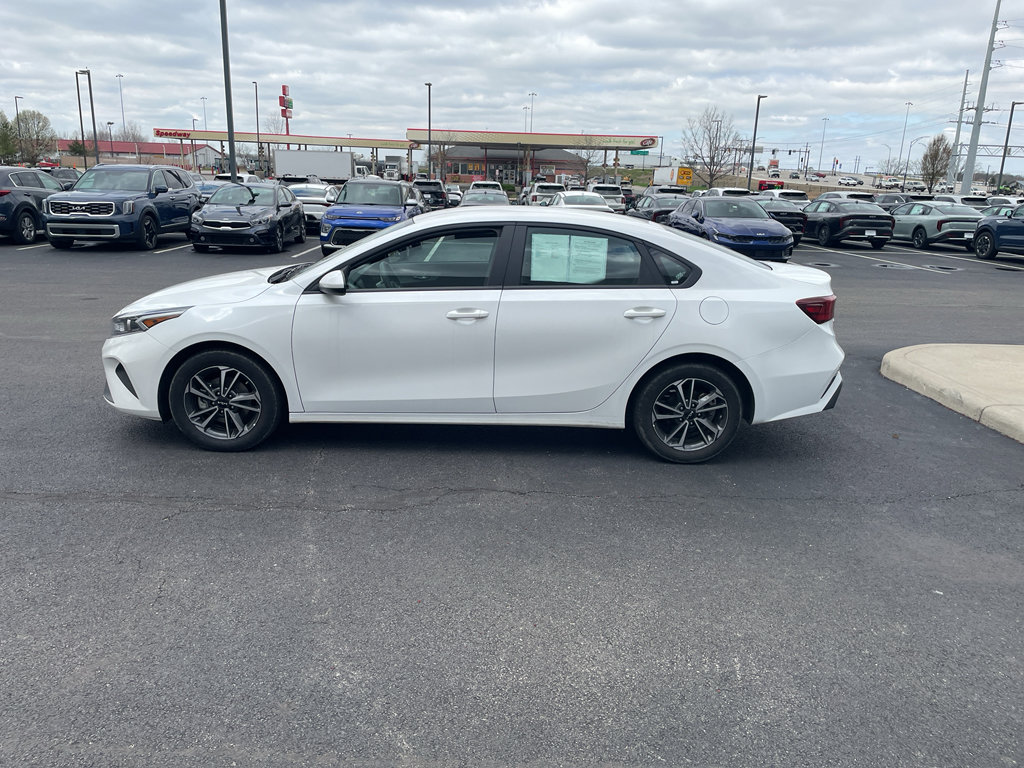 Used 2024 Kia Forte LXS image 3