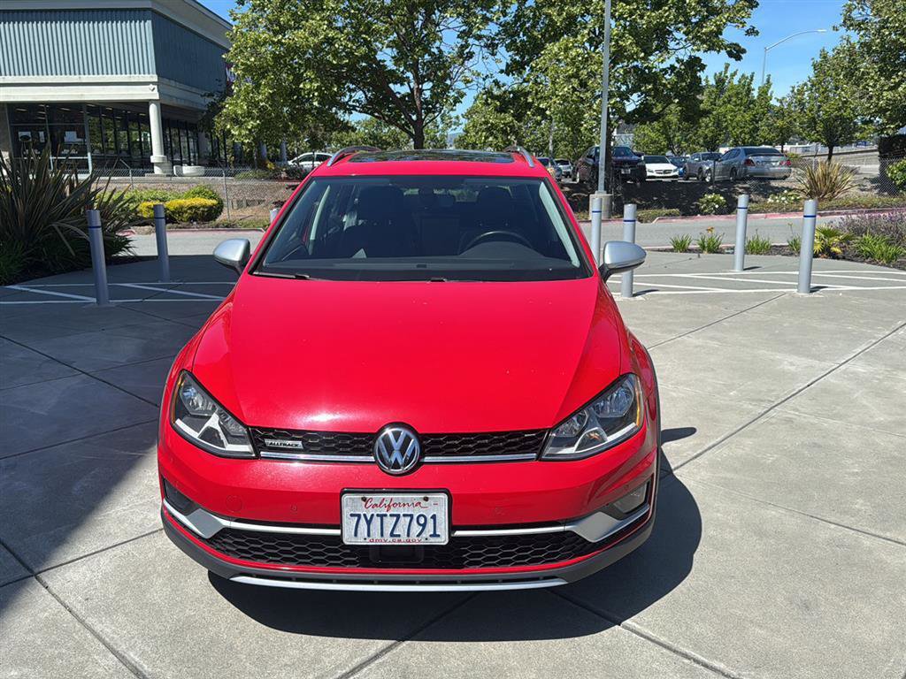 Used 2017 Volkswagen Golf Alltrack SE image 3