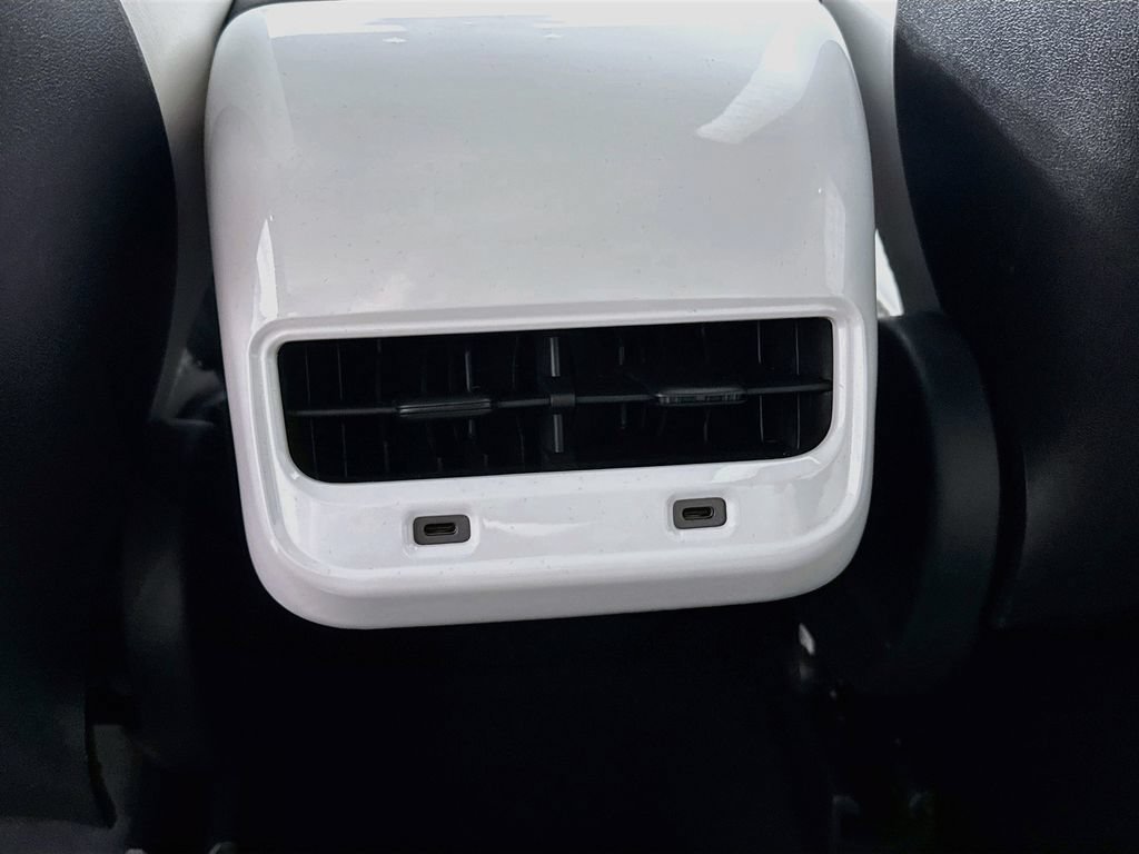 Used 2020 Tesla Model Y Long Range AWD/4WD image 29