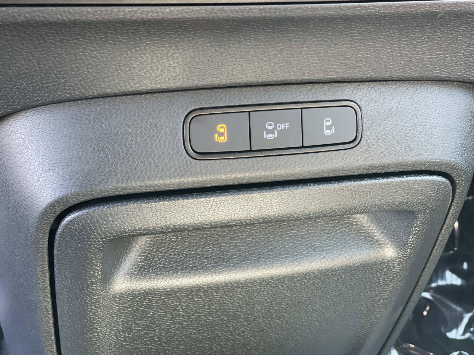 Certified 2025 Volkswagen ID. Buzz Pro S RWD image 16