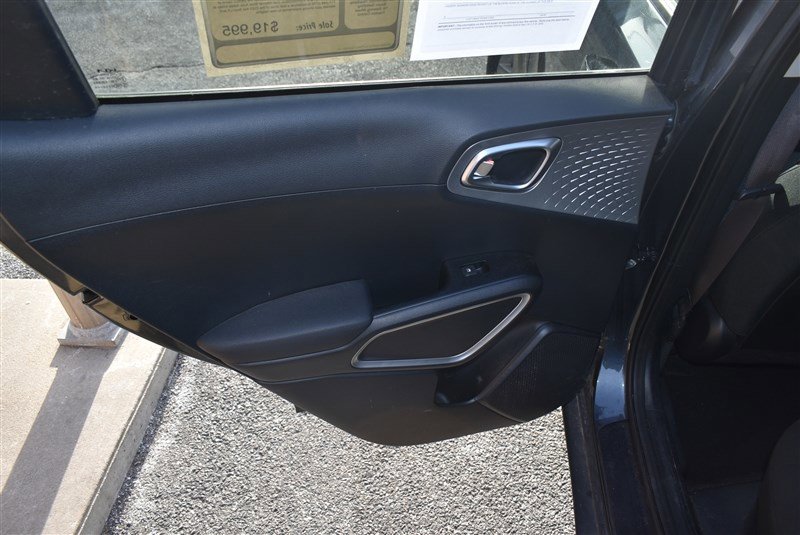 Used 2023 Kia Soul LX w/ LX Technology Package image 18