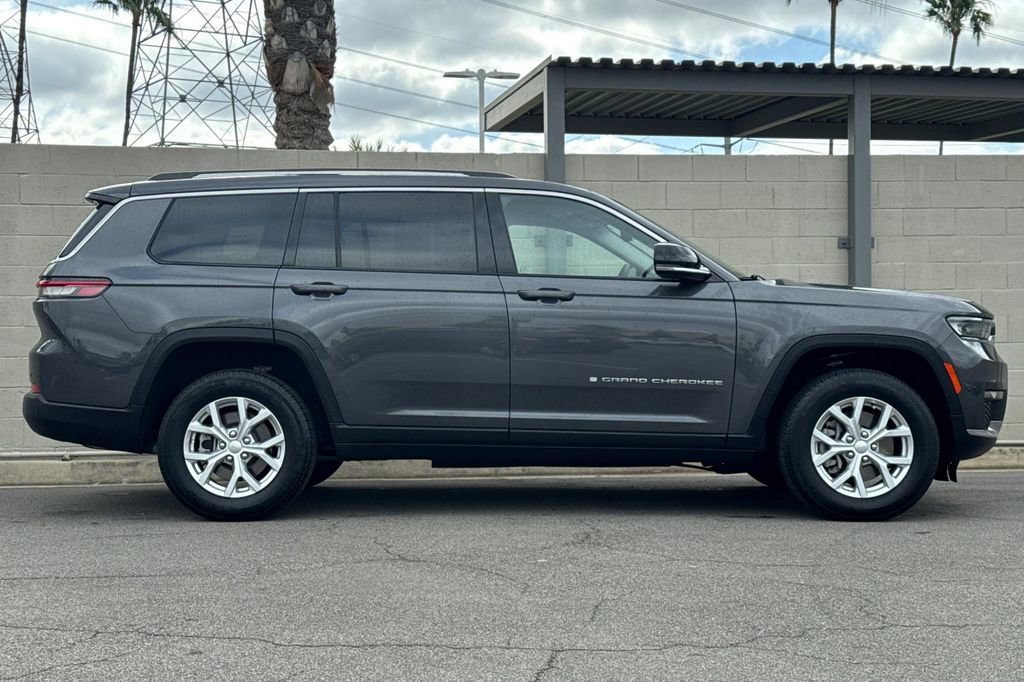 Used 2023 Jeep Grand Cherokee L Limited RWD image 6