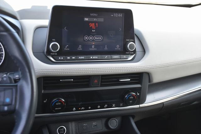 Used 2023 Nissan Rogue SV w/ SV Premium B Package image 21