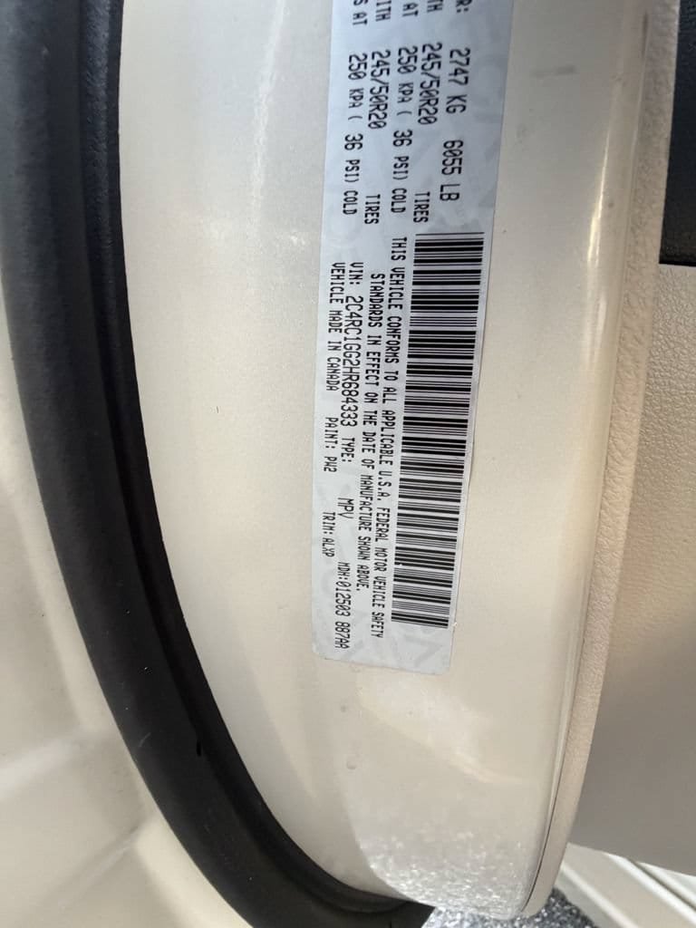 Used 2017 Chrysler Pacifica Limited FWD image 33
