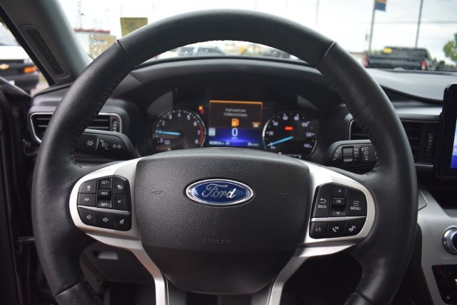 Used 2023 Ford Explorer XLT w/ Equipment Group 202A AWD/4WD image 31