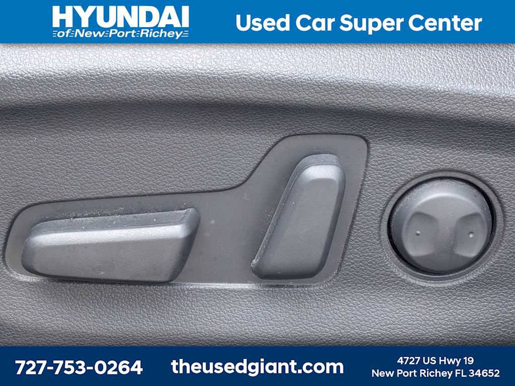 Used 2017 Hyundai Elantra Limited w/ Limited Ultimate Package 05 image 21