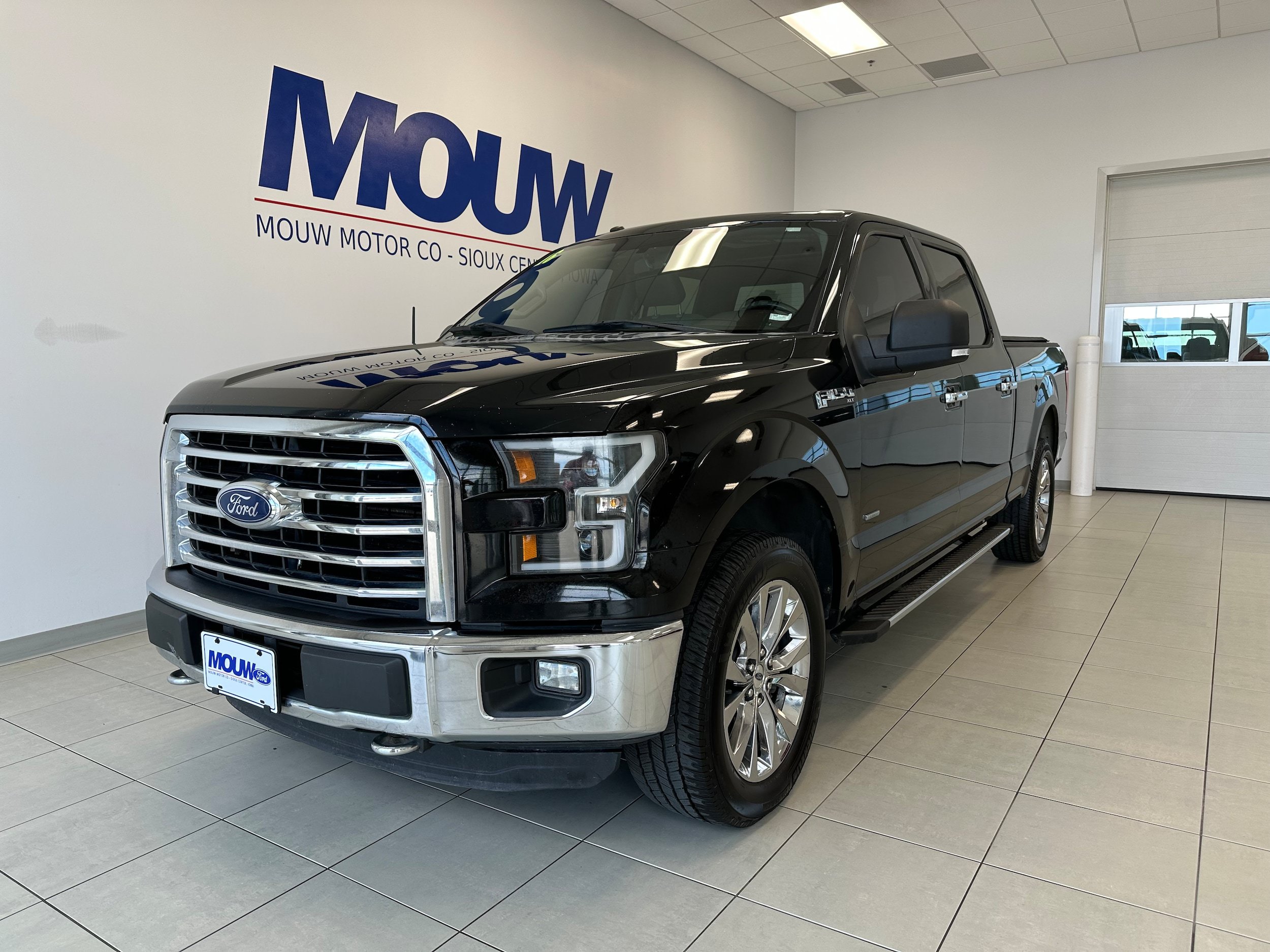 Used 2016 Ford F150 XLT w/ Equipment Group 302A Luxury AWD/4WD image 2