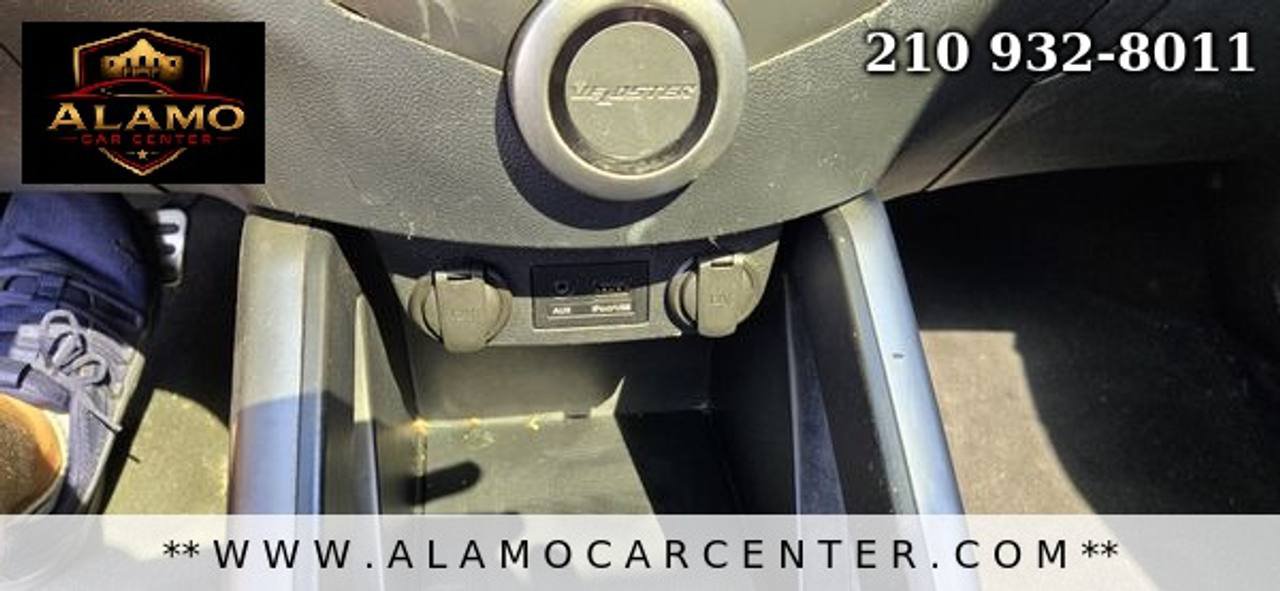 Used 2013 Hyundai Veloster w/ Style Pkg FWD image 37