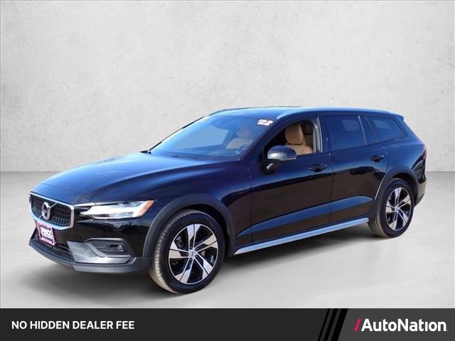 Used 2022 Volvo V60 T5 Cross Country AWD/4WD image 1