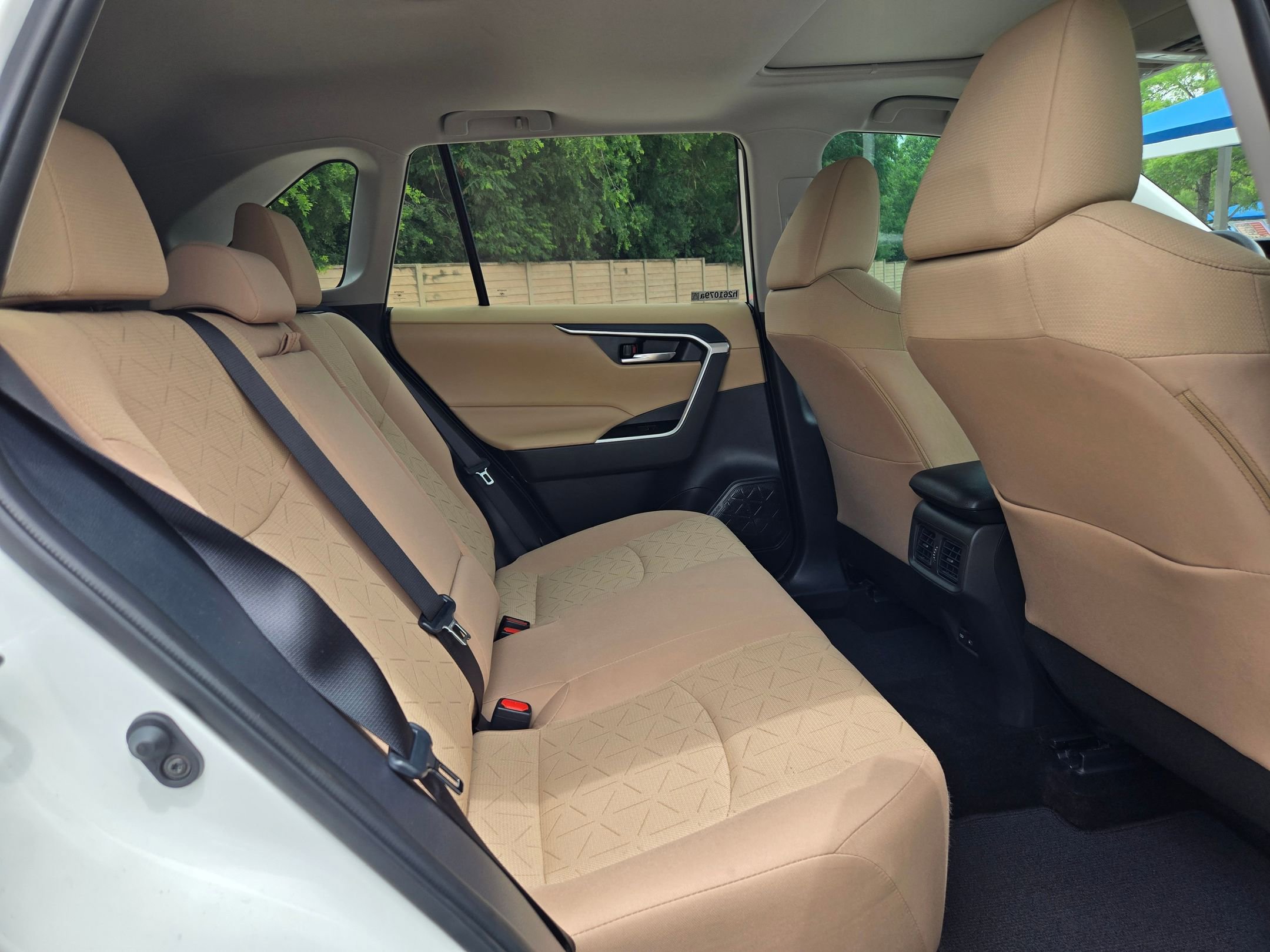 Used 2025 Toyota RAV4 XLE w/ Convenience Package FWD image 25
