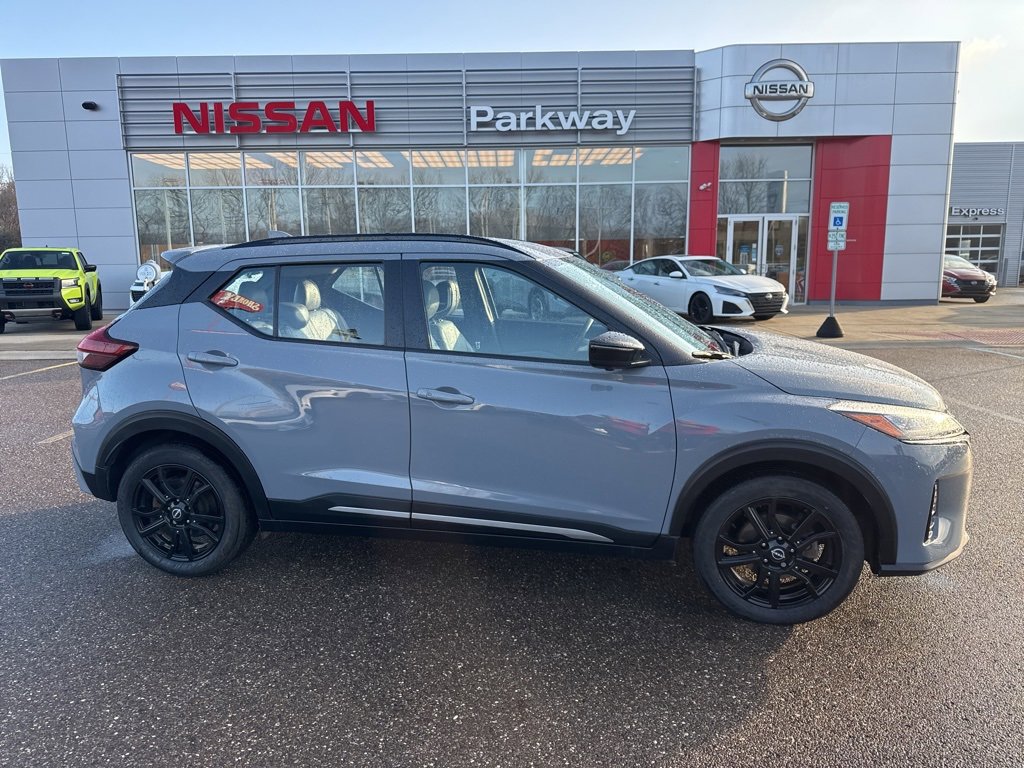 Used 2022 Nissan Kicks SR