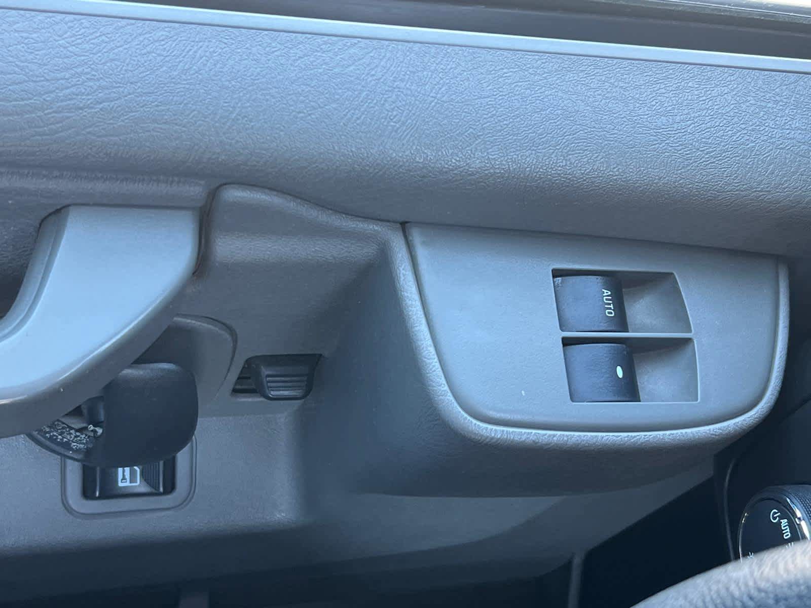 Certified 2019 Chevrolet Express 2500 w/ Chrome Appearance Package image 20