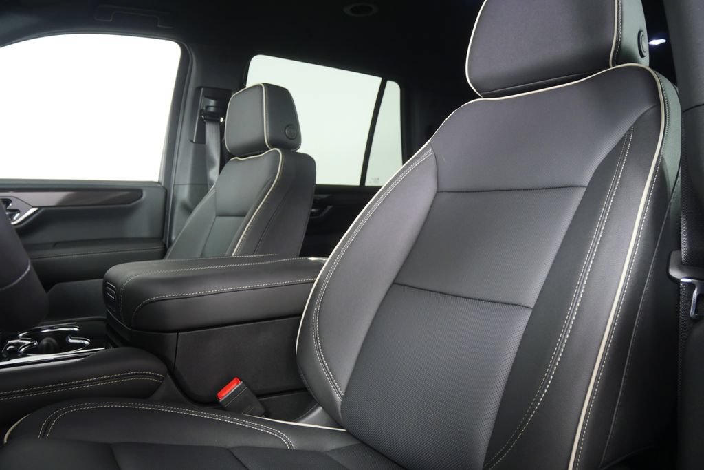 Used 2026 GMC Yukon Elevation AWD/4WD image 11