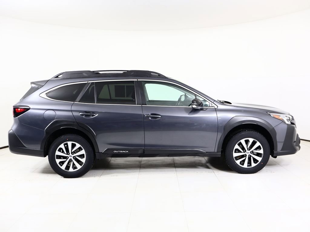 Used 2023 Subaru Outback Premium image 17