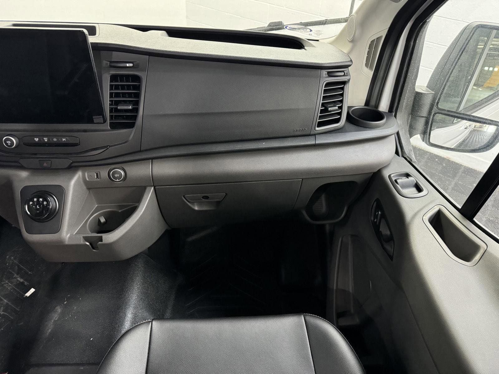 Used 2022 Ford E-Transit Medium Roof w/ Load Area Protection Package image 14