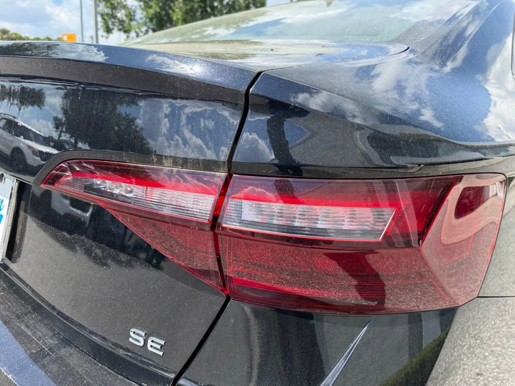 Used 2024 Volkswagen Jetta SE image 9