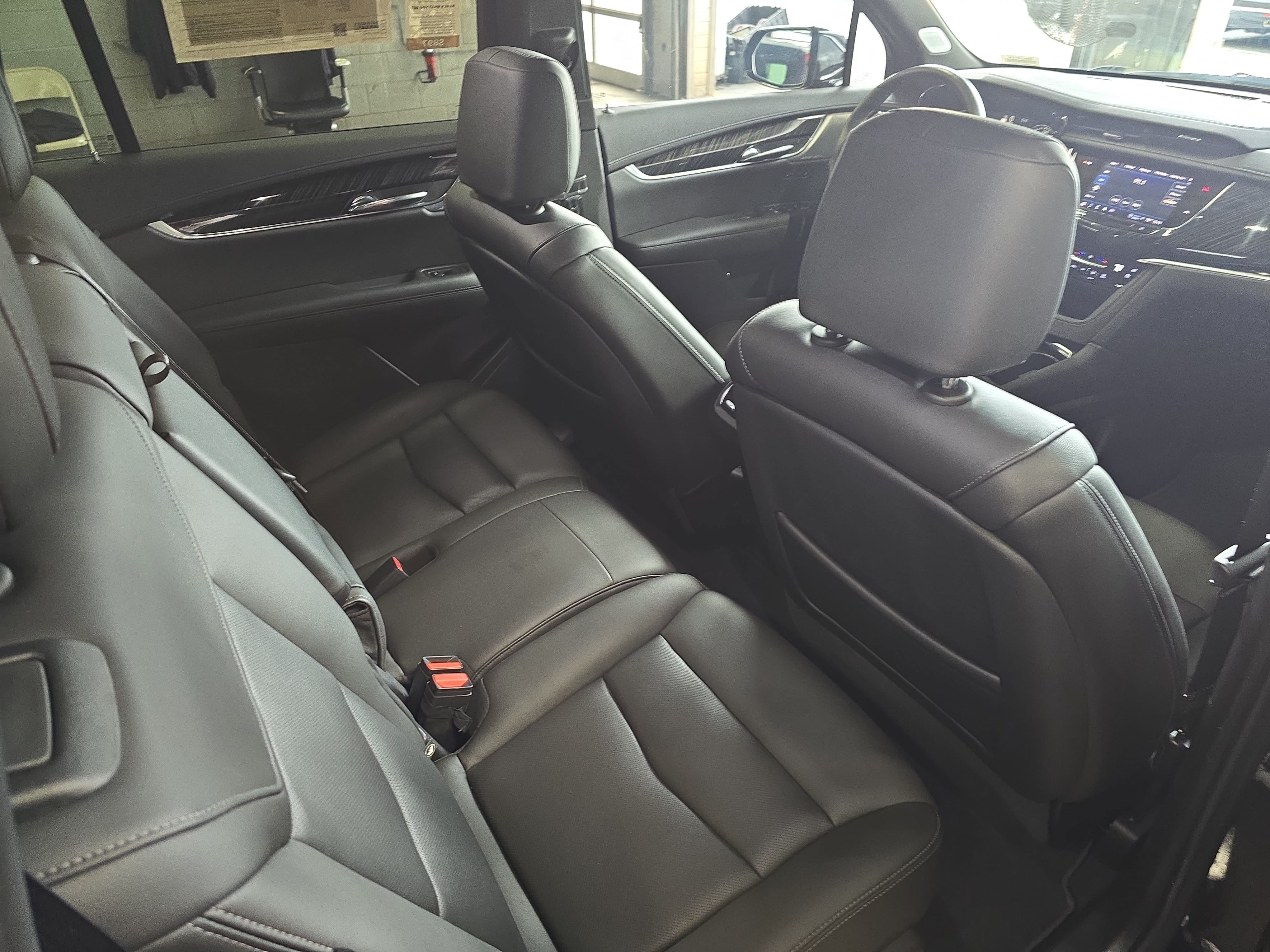 Used 2023 Cadillac XT6 Premium Luxury AWD/4WD image 11