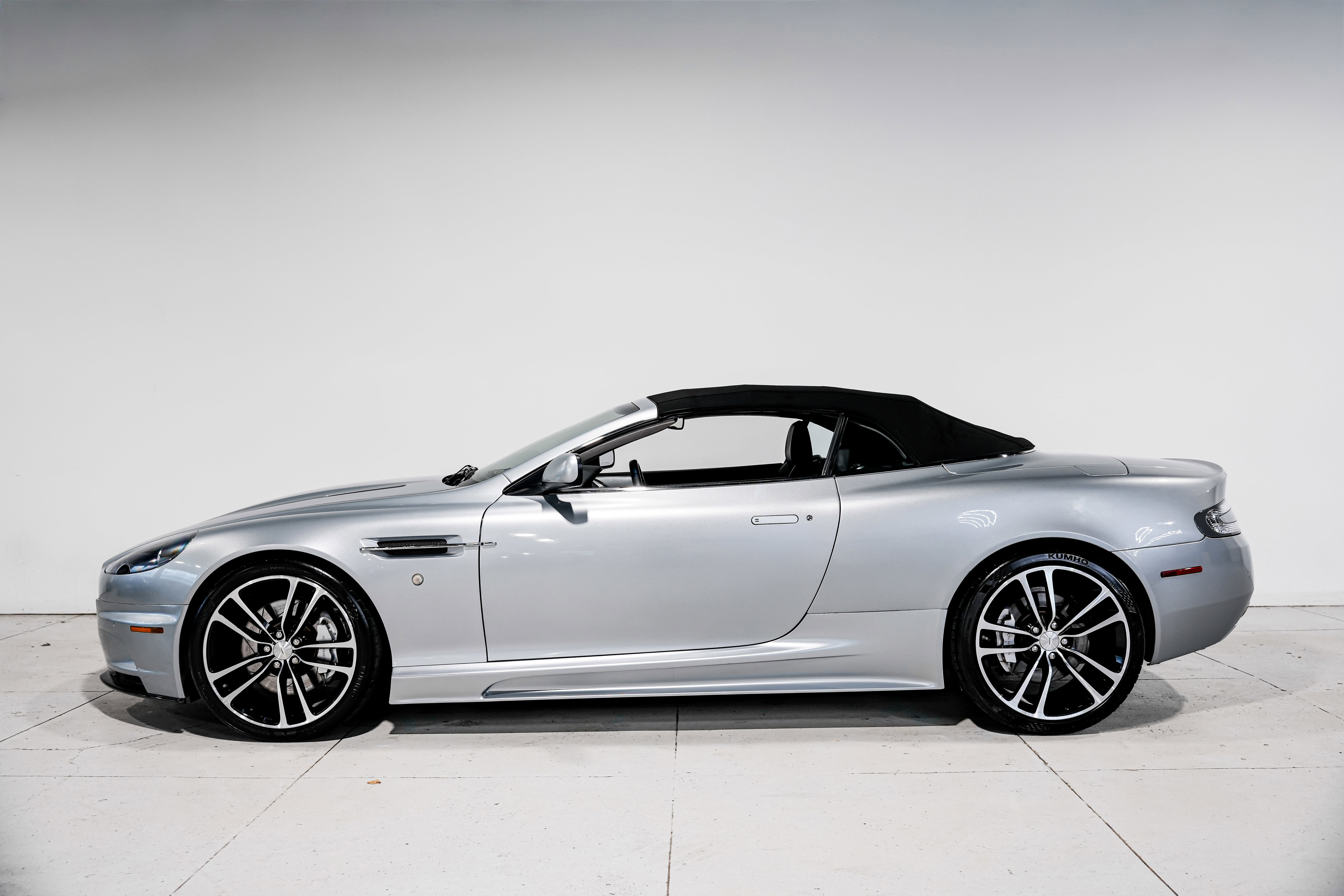 Used 2007 Aston Martin DB9 Volante image 7