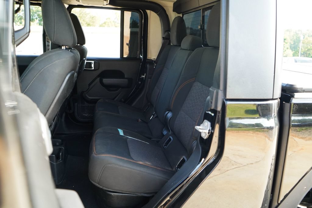Used 2022 Jeep Gladiator Mojave w/ Cold Weather Group AWD/4WD image 9