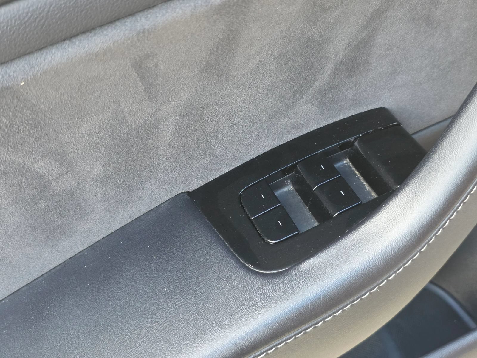 Used 2018 Tesla Model 3 Mid Range RWD image 19