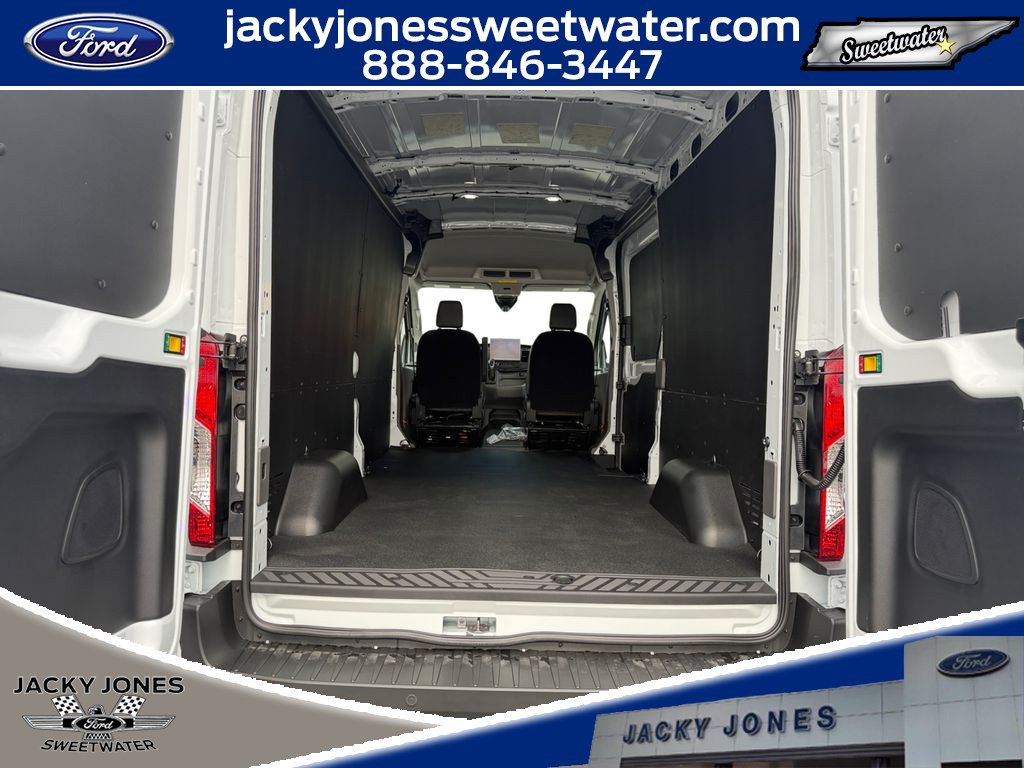 New 2026 Ford Transit 250 148 Medium Roof w/ Load Area Protection Package RWD image 18