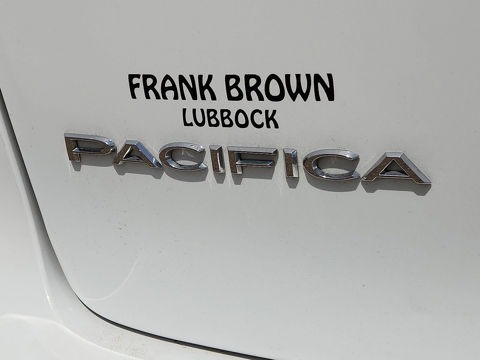 Used 2024 Chrysler Pacifica Select image 9