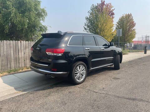 Used 2017 Jeep Grand Cherokee Summit w/ Skid Plate Group image 10